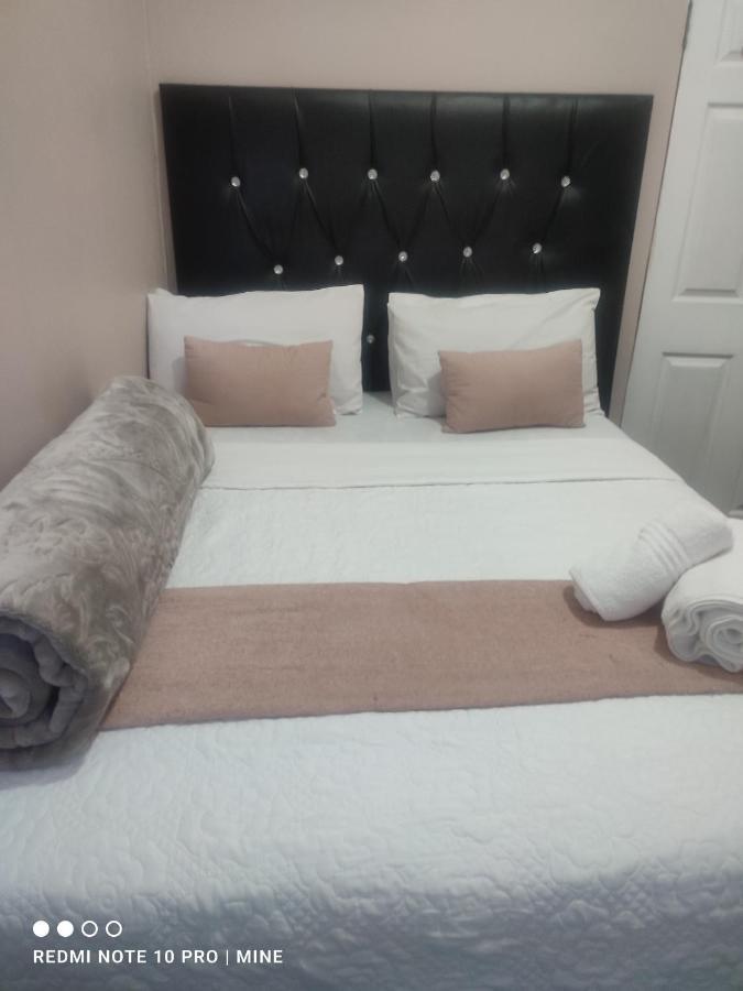 The Croc Guest House Спрингс Экстерьер фото