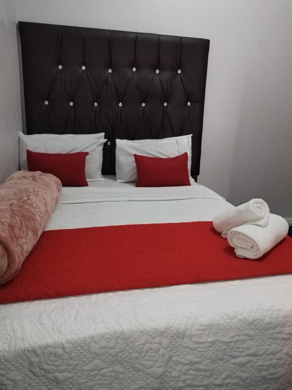 The Croc Guest House Спрингс Экстерьер фото