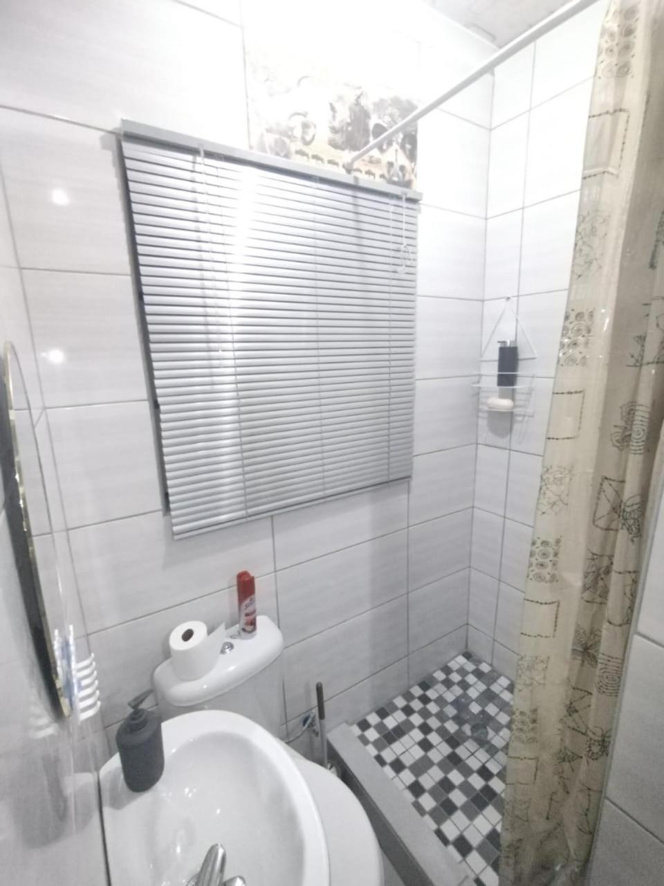 The Croc Guest House Спрингс Экстерьер фото